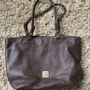 Trendy Dooney & Burke Purse 👜